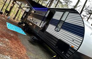 Large RV w Bunk House & Outdoor Kitchen & Grill