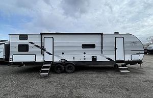2022 East West Della Terra 312BH with bunkhouse