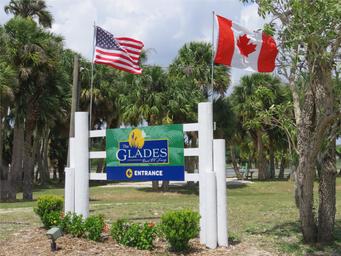 The Glades RV Resort, Golf & Marina
