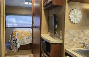 "Flora" is ready for Family Fun! 32ft Sunseeker