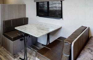 Your Hotel on Wheels, Sleeps Up to 6