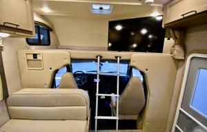 CLASS-C Thor Motor Coach Four Wind *Sleeps 4-6*