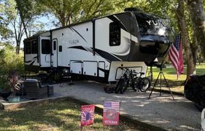 Bonnaroo Friendly 2022 Dutchmen Yukon Gaal1550