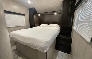 RV- Sandsport toyhauler