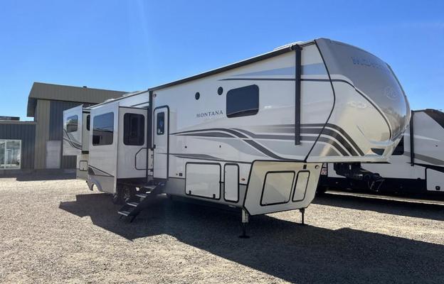2022 Keystone RV Montana 3791RD RV rental photo 1