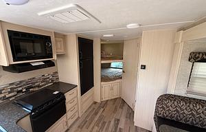 2017 Winnebago Industries Towables Minnie 2455 BHS