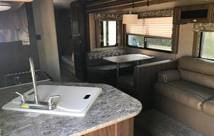 2016 Coleman 3015BH (delivery and pick up by owner)