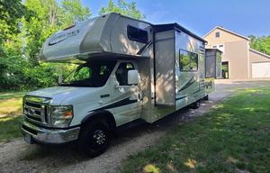 2015 Coachmen RV Leprechaun 317SA Ford 450