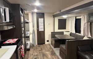Kozy Kid Bunkhouse - 29ft / Sleeps 9