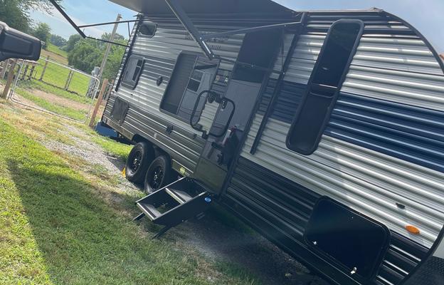 2022 Cherokee Grey Wolf 22MKSE