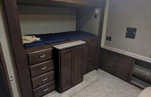2015 Heartland Sundance 3400QB RV rental photo 9