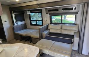 S and N 2020 jayco flight
