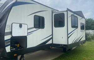 2018 Embrace EL275 RV rental photo 4