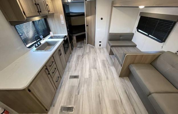 Lightweight Family Bunkhouse Getaway Camper