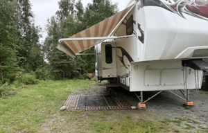 Spacious Toy Hauler Sleeps 8+ Patio/Garage