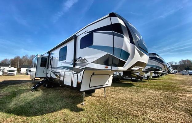 2022 Heartland Milestone 377MB RV rental photo 1