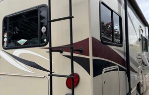 2017 Coachmen RV Leprechaun 260DS Ford 450