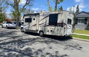 2017 Coachmen RV Leprechaun 260DS Ford 450