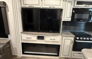 Luxe 2021 Cougar Cove 5th Wheel