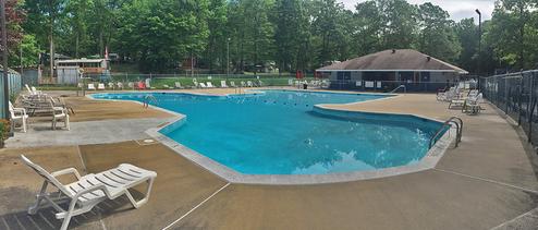 Woodlands Camping Resort Swimming Pool