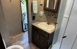 2020 Rockwood Ultra Lite 2906RS RV rental photo 9