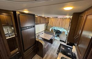 Easy To Drive- Newer 2018 Thor Motor Coach