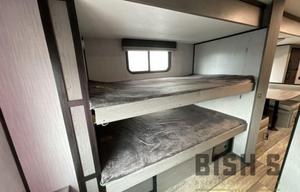 Modern Family & Pet Friendly North Trail Ultralite