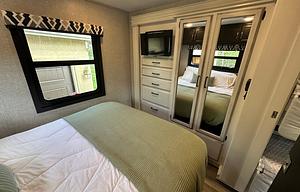 Modern Farmhouse Bunkhouse Motorhome 2022 Alante