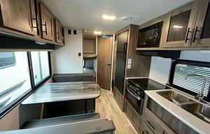 2021 Pioneer BH 250 RV rental photo 5