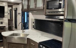2021 Coleman Lantern 263BH - WiFi Included