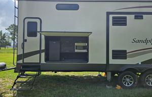 2 Bedroom, 2 Bath Luxury RV
