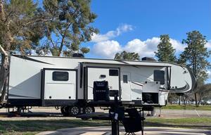 42ft Sundance 5th Wheel. Sleeps 10!