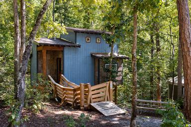 unique treehouse rentals near asheville nc