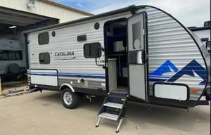 'Cat' the 2022 Coachmen Catalina Summit 184BHS