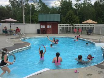 Heated swimming pool at Riverside Camping & RV Resort