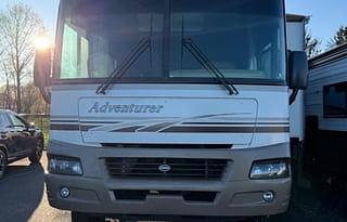 2004 Winnebago Adventurer 33C