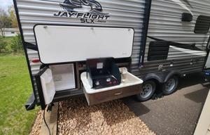 Adventure-Ready Family Camper/Sleeps 7/2021 Jayco