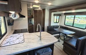 Bunkhouse/Outdoor Kitchen-Sleeps 8-Delivery Avail