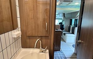 Itasca Viva 23L — European Chic on Wheels