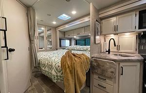 2022 Thor Motor Coach Chateau 27R