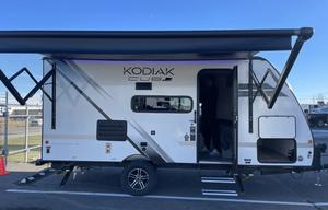 NEW Dutchman Kodiak Cub 175BH (Never rented)