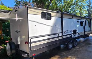 Family Trailer 2019 Radiance w/ Private Bunkhouse
