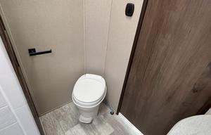 2020 Avenger 32QBI RV rental photo 33