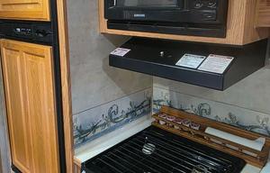 27" Bunkhouse Camper Sleeps 9