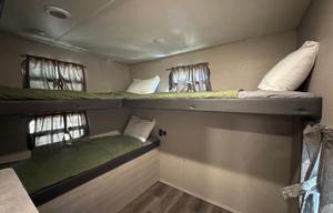 Fully stocked, Pet Friendly RV. SLEEPS up to 12!
