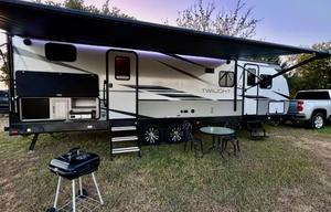 Easy Come, Easy Go RV | 2 Miles From F1 & COTA