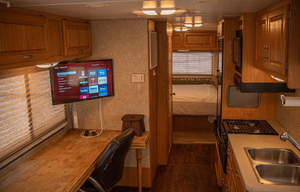 Spacious configuration, convenient desk, +Starlink