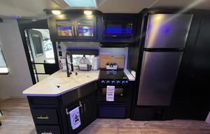 2022 Cherokee Grey Wolf 23DBH RV rental photo 5