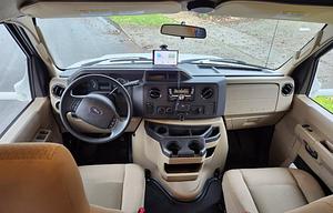 Clean & Comfy 2016 Coachmen Leprechaun 26DS