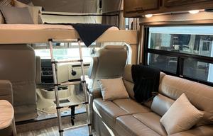 Thor Motor Coach Hurricane 34J